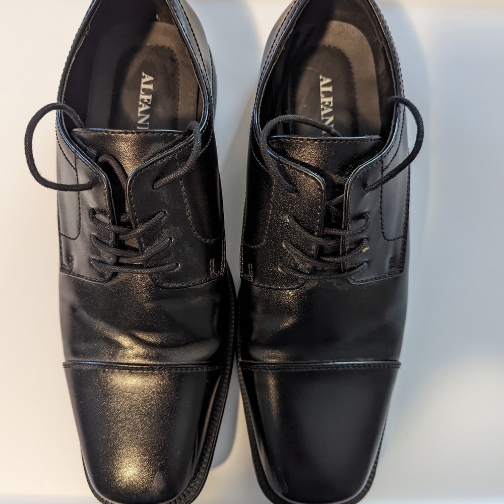 EUC Men's dress shoes